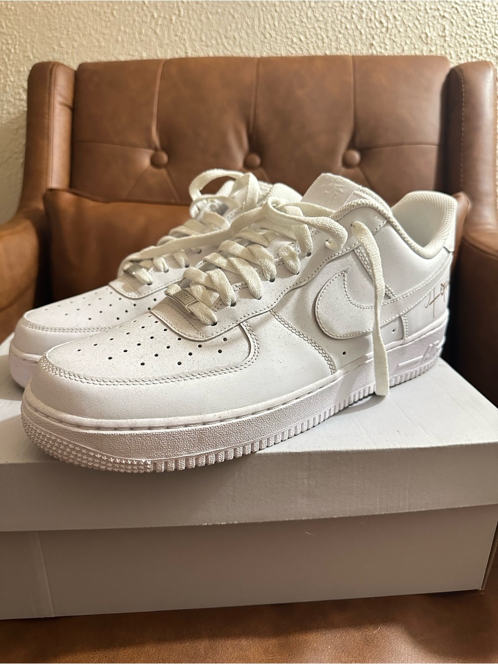 Nike White Leather Sneakers - Low Top Casual